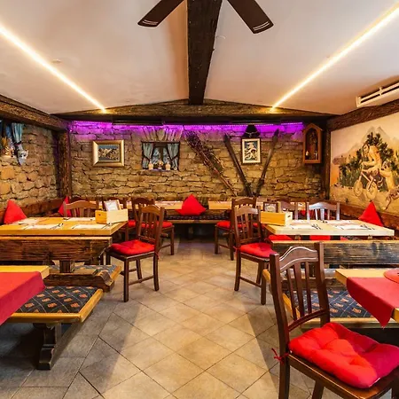 Party Taverne Отель Обертауэрн