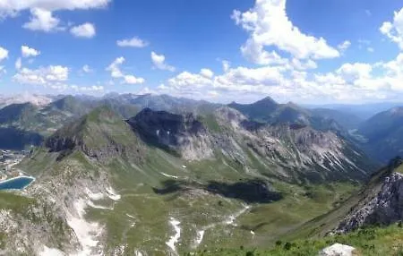 Party Taverne Отель