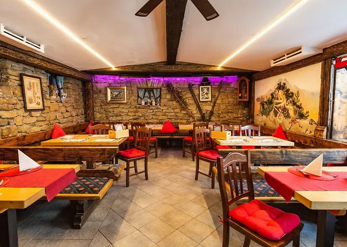 Party Taverne 酒店 上陶恩