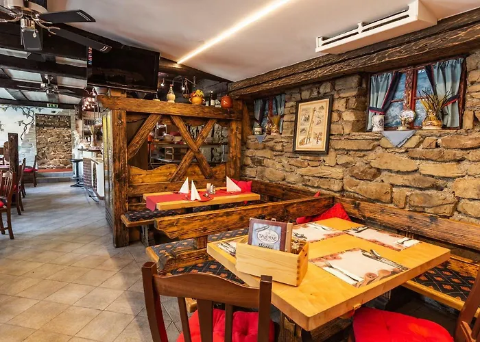 Party Taverne 上陶恩