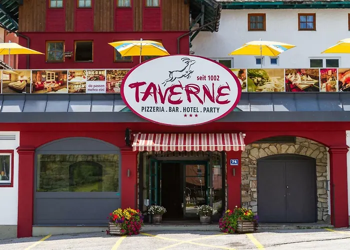 Party Taverne 酒店