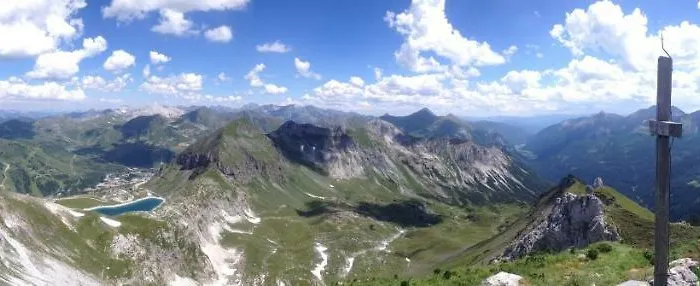 Party Taverne 酒店