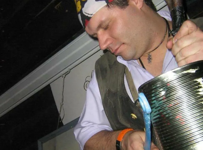 酒店 Party Taverne 3*